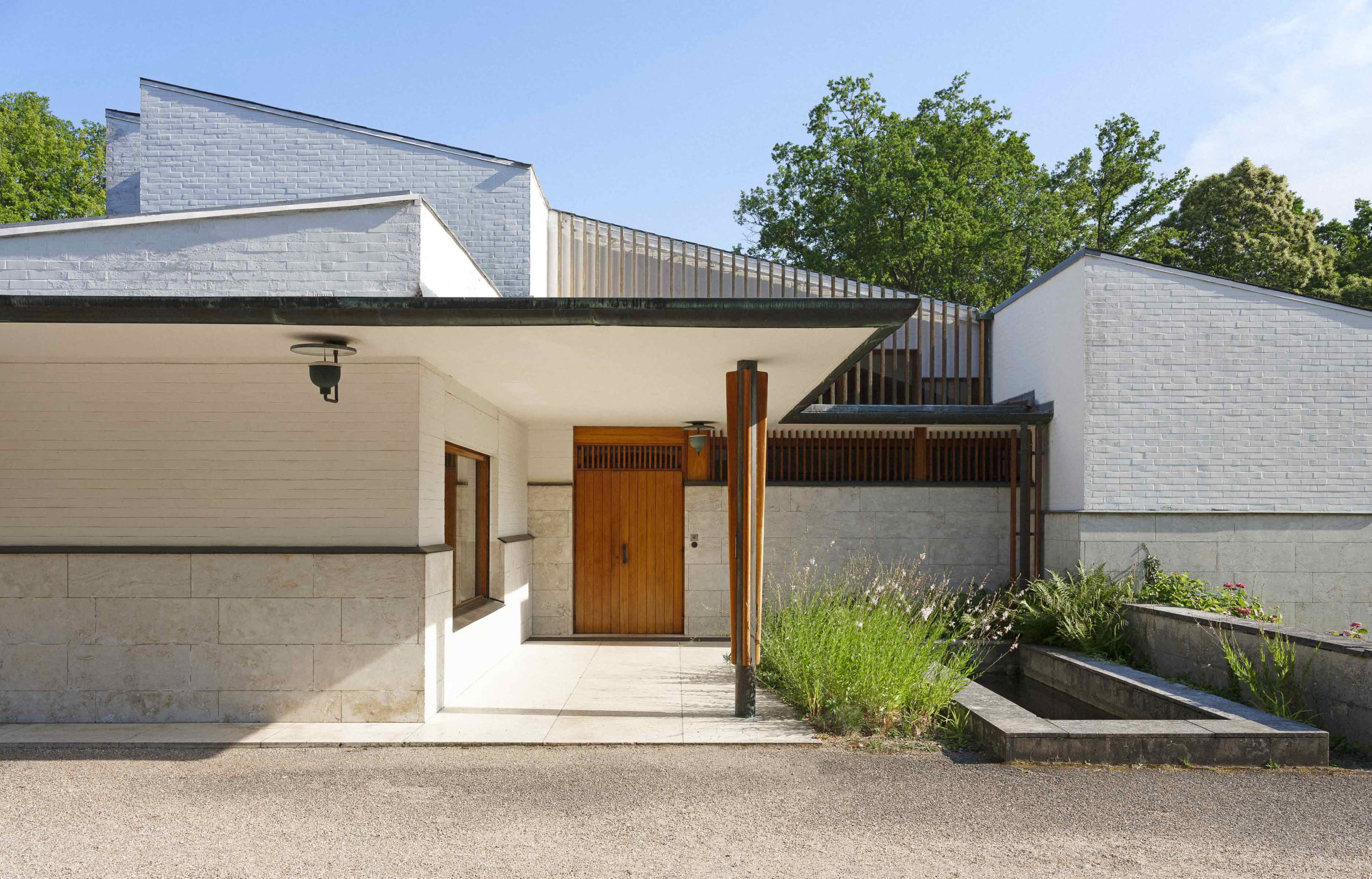 Maison Louis Carré